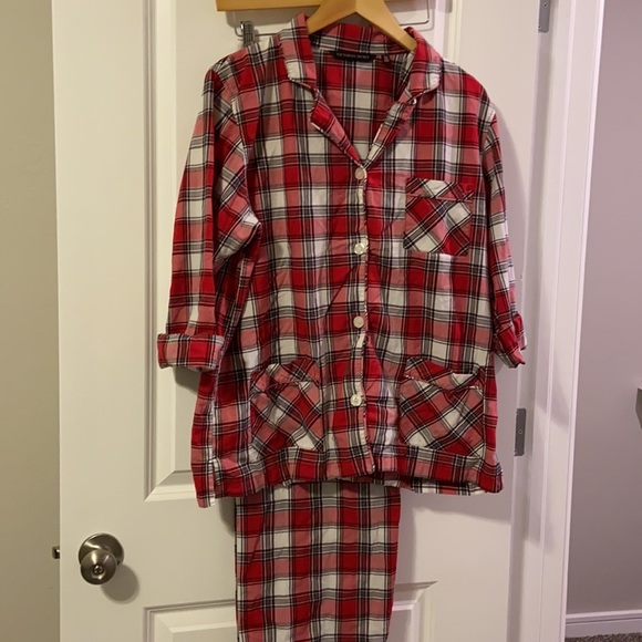 V.S black, red and white classic button down pajamas with drawstring waist. - Picture 2 of 12